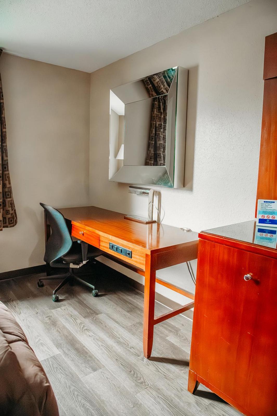 Country Garden & Suites Benton Eksteriør billede